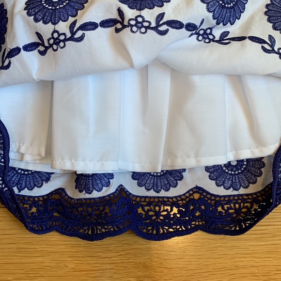 Like new Girls blue and white dress size 4 toddler - Picture 4 of 8